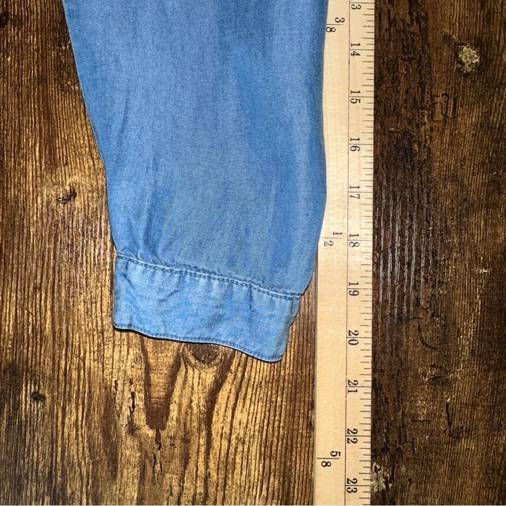 Haute Monde Top Womens Small Blue Chambray Collared Relaxed Fit Shirt Feminine